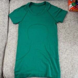 lululemon athletica Green Short Sleeve Tee